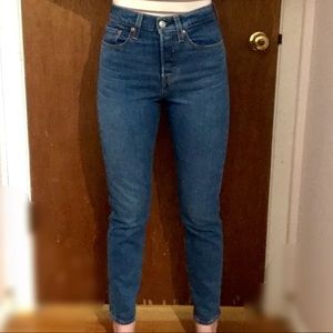 NWOT Levi's Wedgie Icon Fit